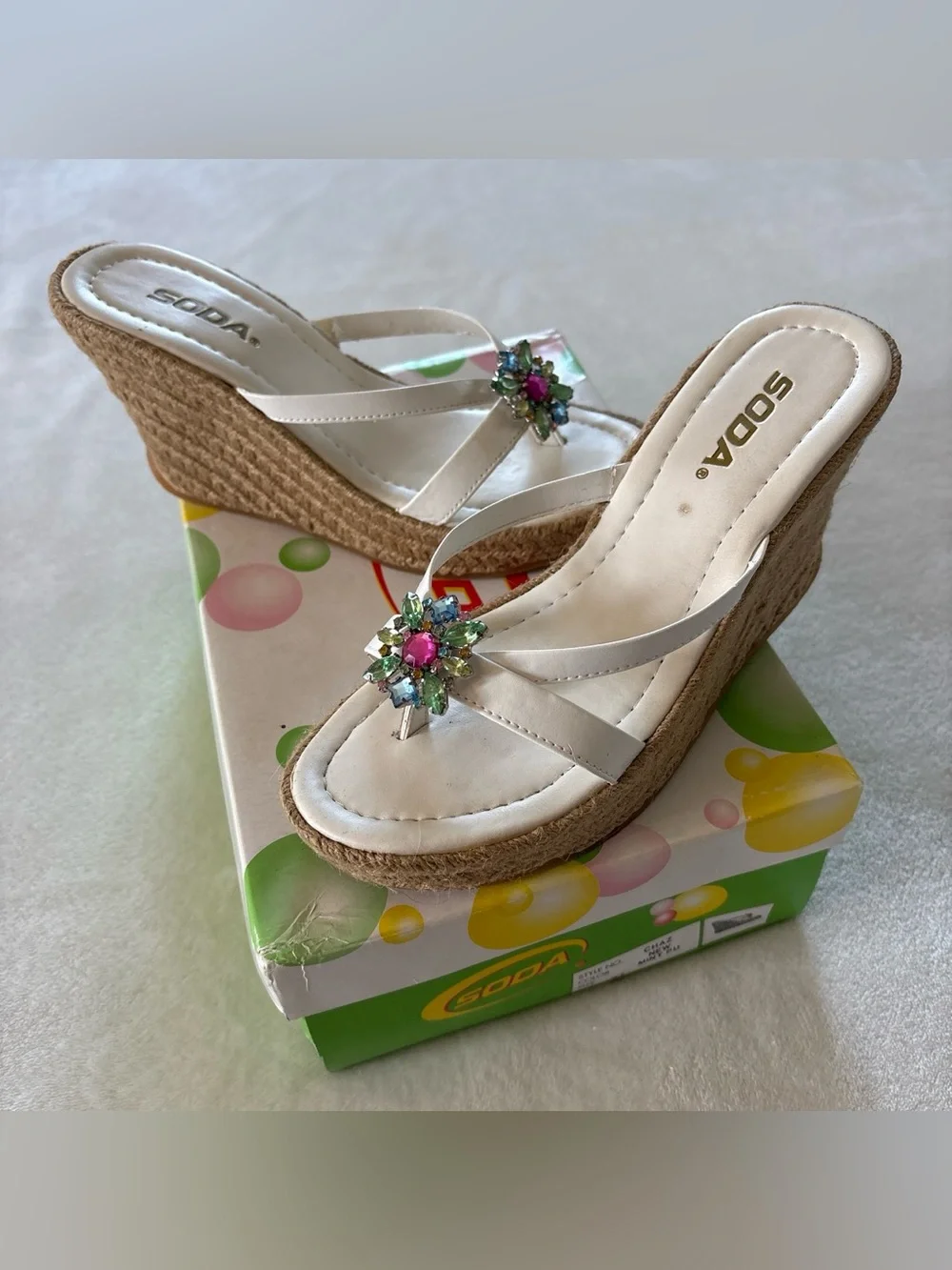 Y2K White Soda Rhinestone Floral Strappy Wedge Heels Size 7 READ